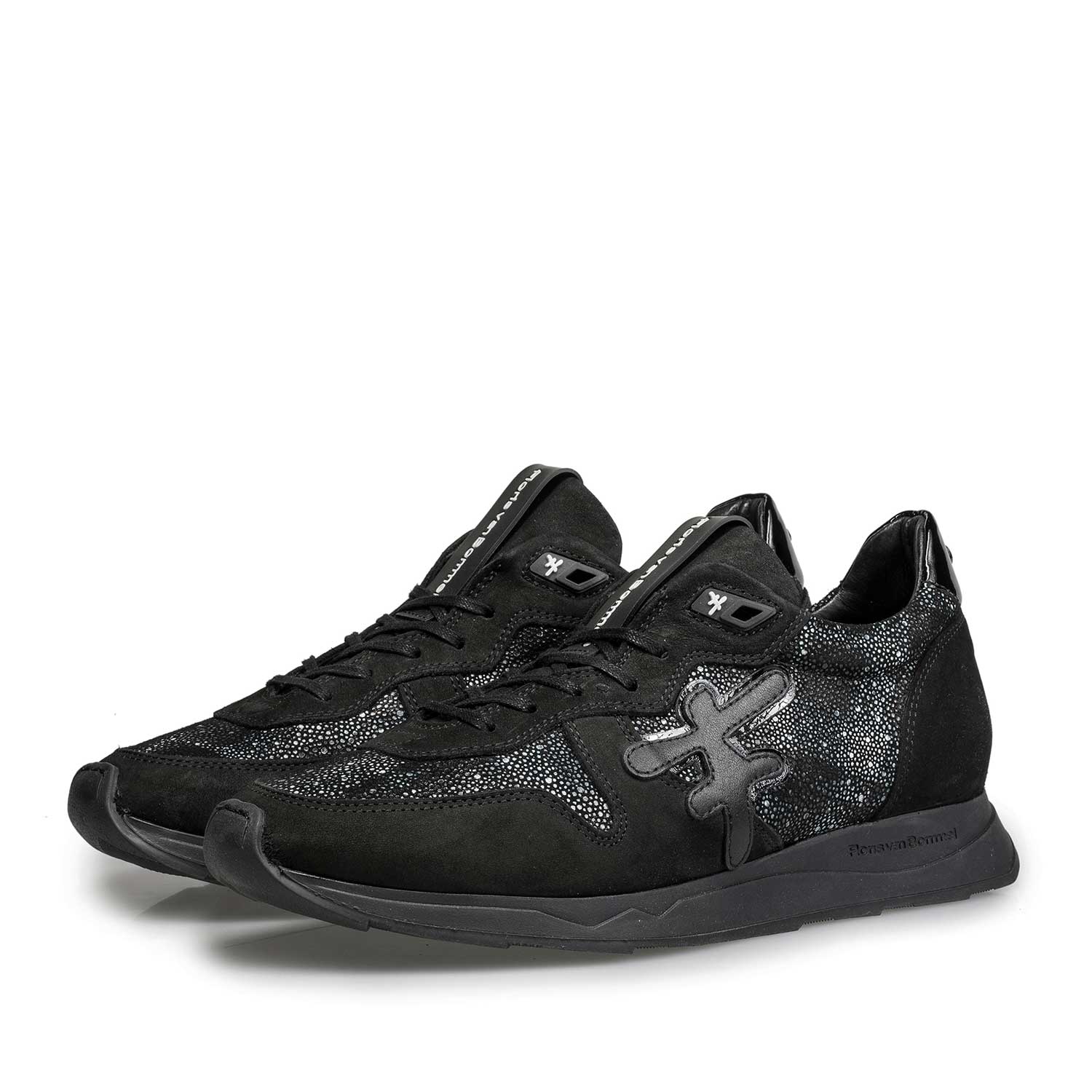 85255/04 - Black leather sneaker with runner’s sole 85255/04 - Black leather sneaker with runner’s sole
