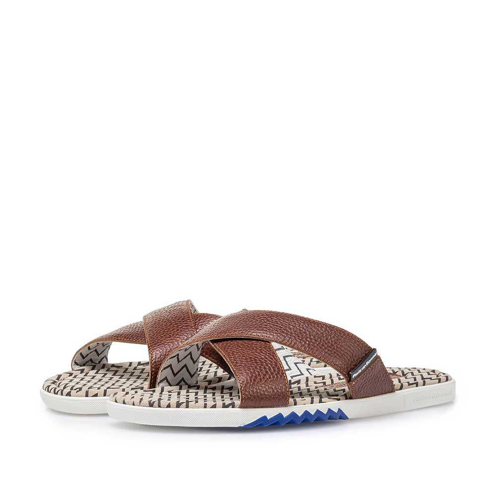 20200/10 - Cognacfarbener Kalbsleder Kreuzriemen-Slipper mit Print 20200/10 - Cognacfarbener Kalbsleder Kreuzriemen-Slipper mit Print