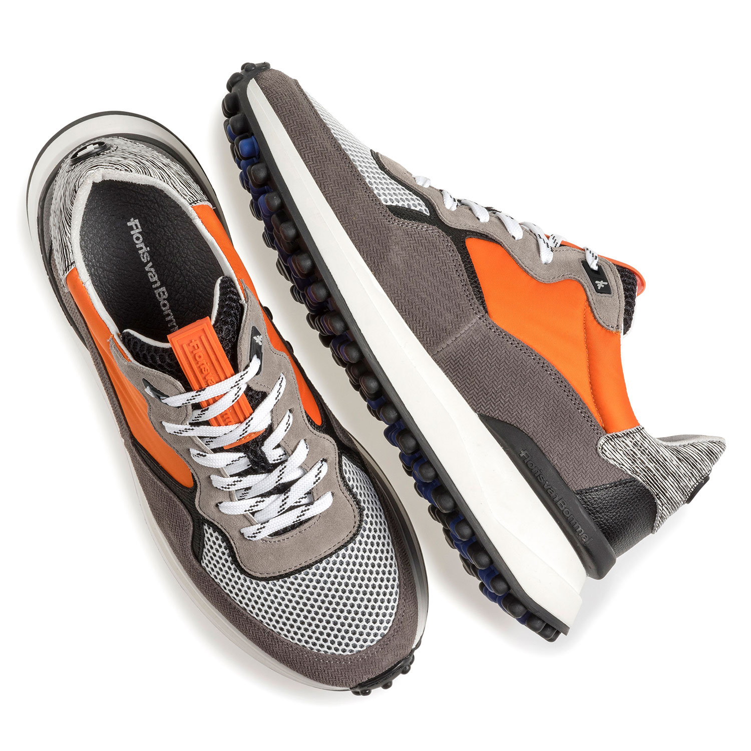 16301/08 - Grauer Wildleder-Sneaker mit orangefarbenen Details 16301/08 - Grauer Wildleder-Sneaker mit orangefarbenen Details