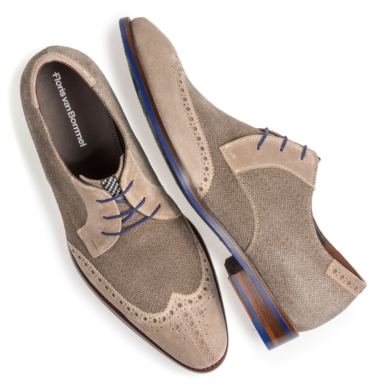 17122/01 - Sandfarbener Wildleder-Schnürschuh mit Print 17122/01 - Sandfarbener Wildleder-Schnürschuh mit Print